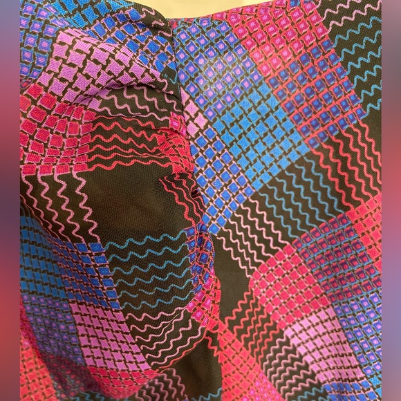 Vintage Patterned Dress with Puffed Sleeve - Picture 4 of 4